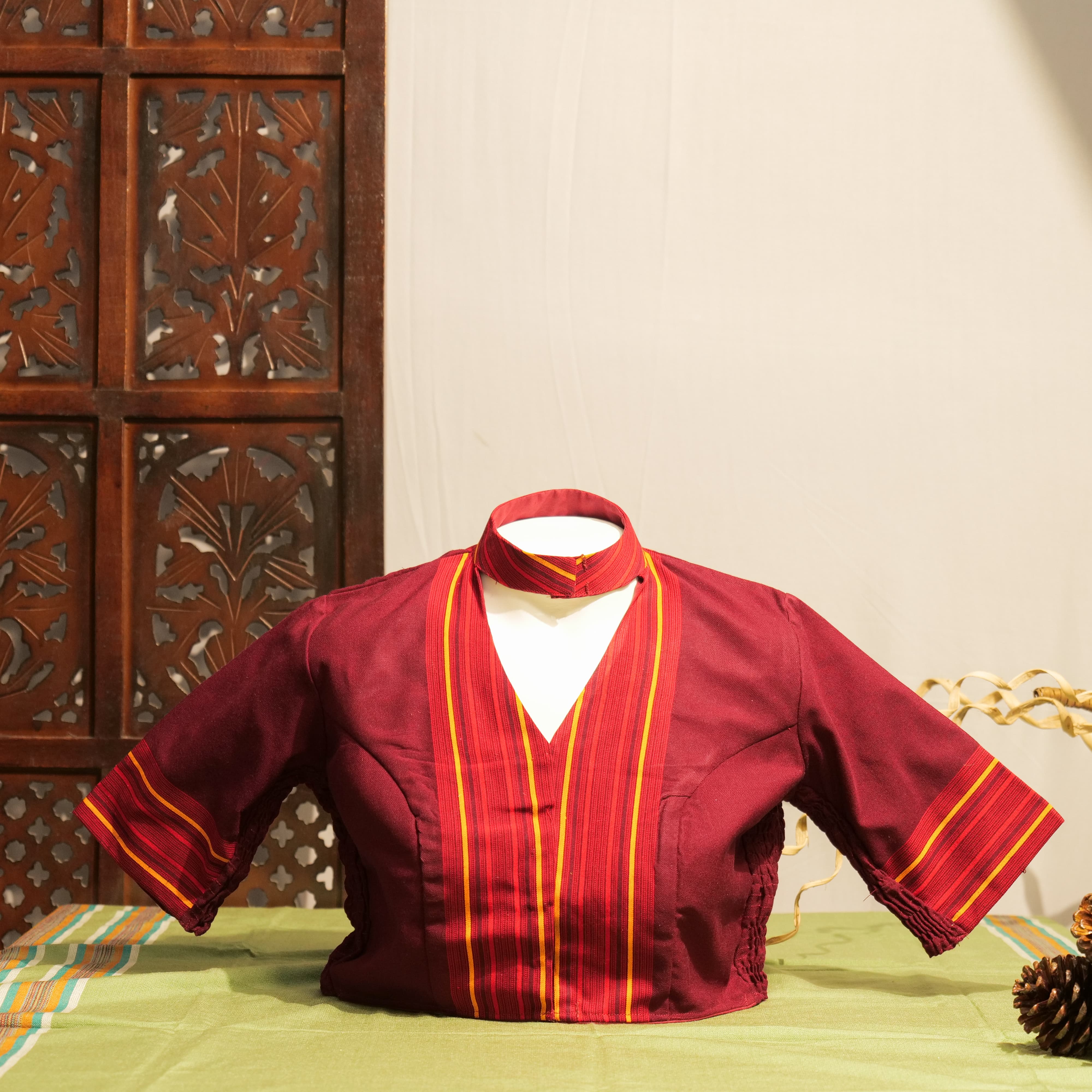 HIGH NECK STRETCHLINE BLOUSE WITH TIWA MOTIF